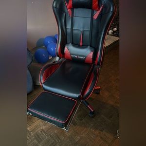 Year old gaming chair STILL IN GOOD CONDITION ORIGINAL VALUE $180